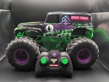 Monster Jam Smash Bash Grave Digger Monster Truck RC 1:15 Remote Control Works