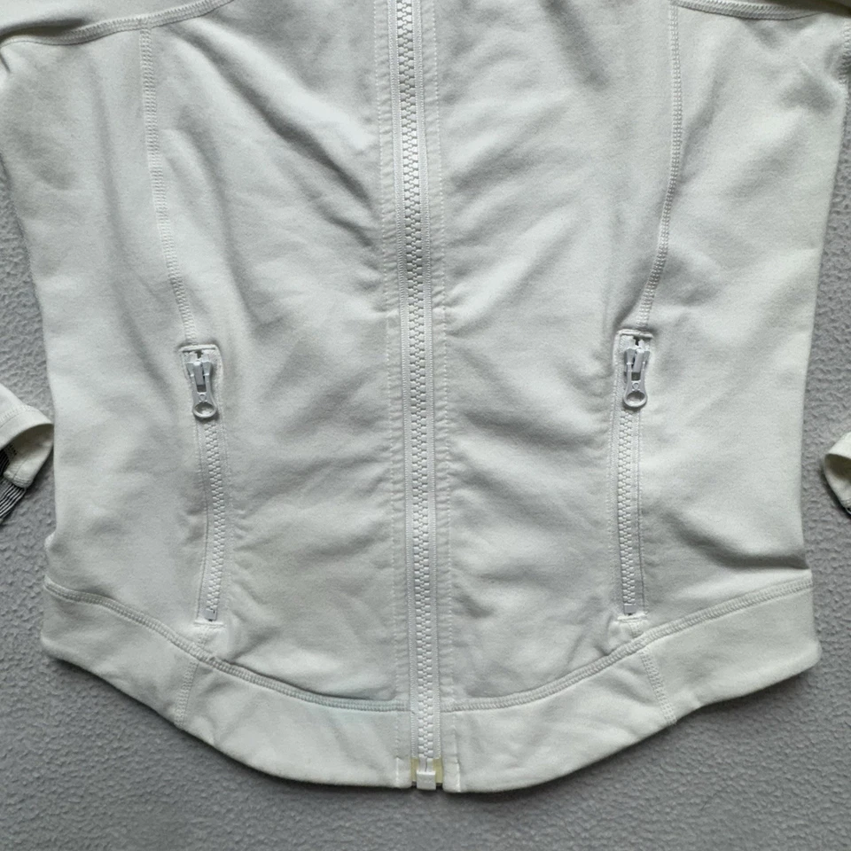 Jaqueta Lululemon Define branca com capuz com zíper tamanho 6 logotipo na manga mistura de náilon - Imagem 3 de 4
