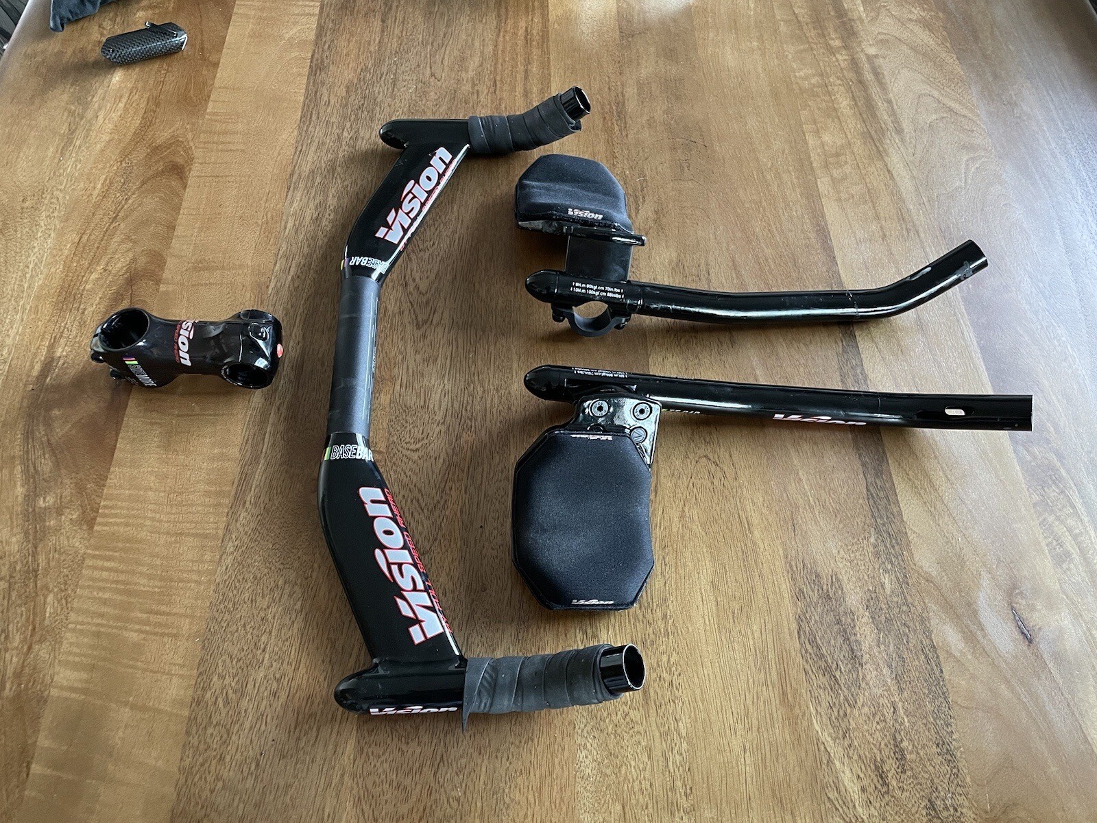 FSA Full Speed Ahead Vision Road Bike Aero 420mm Base Bar, TT-Bar,  Pads 26mm