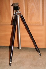 VINTAGE QUICK SET Made in USA METAL TRIPOD with Reversible Metal Post Tripod