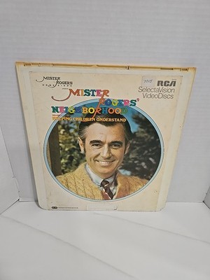 Mister Rogers' Neighborhood Vol. 1 Helping Children CED RCA