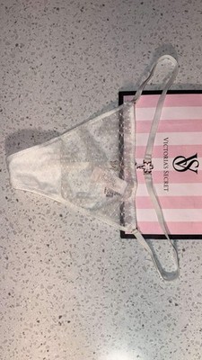 NWT Victoria s Secret Dream Angels  Lace -String Panty size M