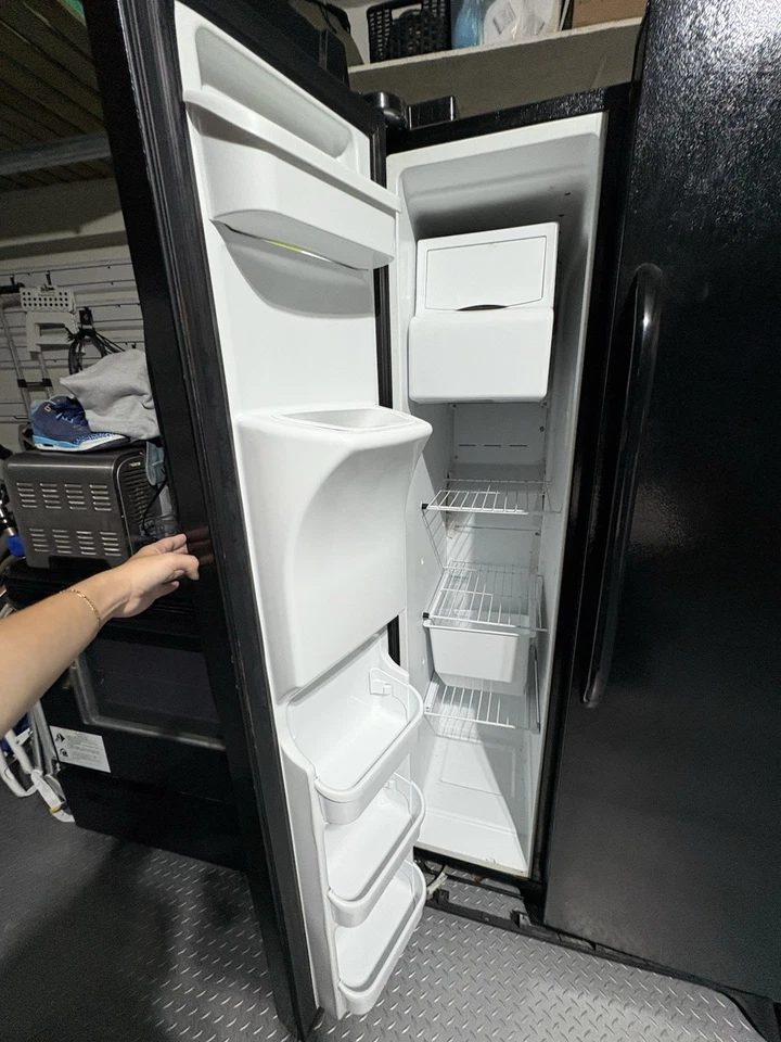 Nevera negra Foto 2 de 3