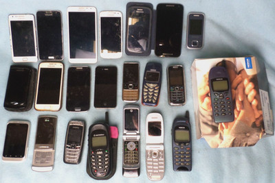 Handy Konvolut Samsung, LG, HTC, Motorola, IPhone, Sony, Siemens, Nokia 6110 top
