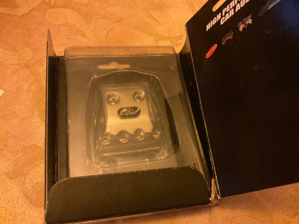 Stinger SHD21 Distribution Block Shock Chrome Finish Multi Gauge 2 In 4 Out - Image 4 of 4