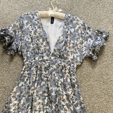 MINKPINK Women's Floral Long Dress V-Neck Ruffle Sleeve Button Ivory Blue L