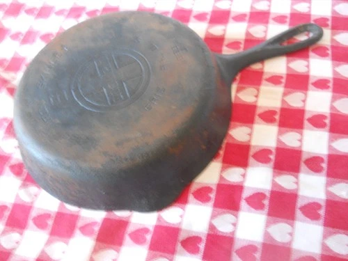 Vintage GRISWOLD NO 6 Cast Iron Skillet LARGE BLOCK LOGO 699J FOR RESTORATION