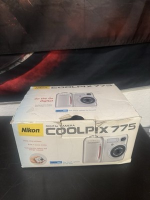 Nikon COOLPIX 775 2.1MP Digital Camera And Accessories Tested And Working