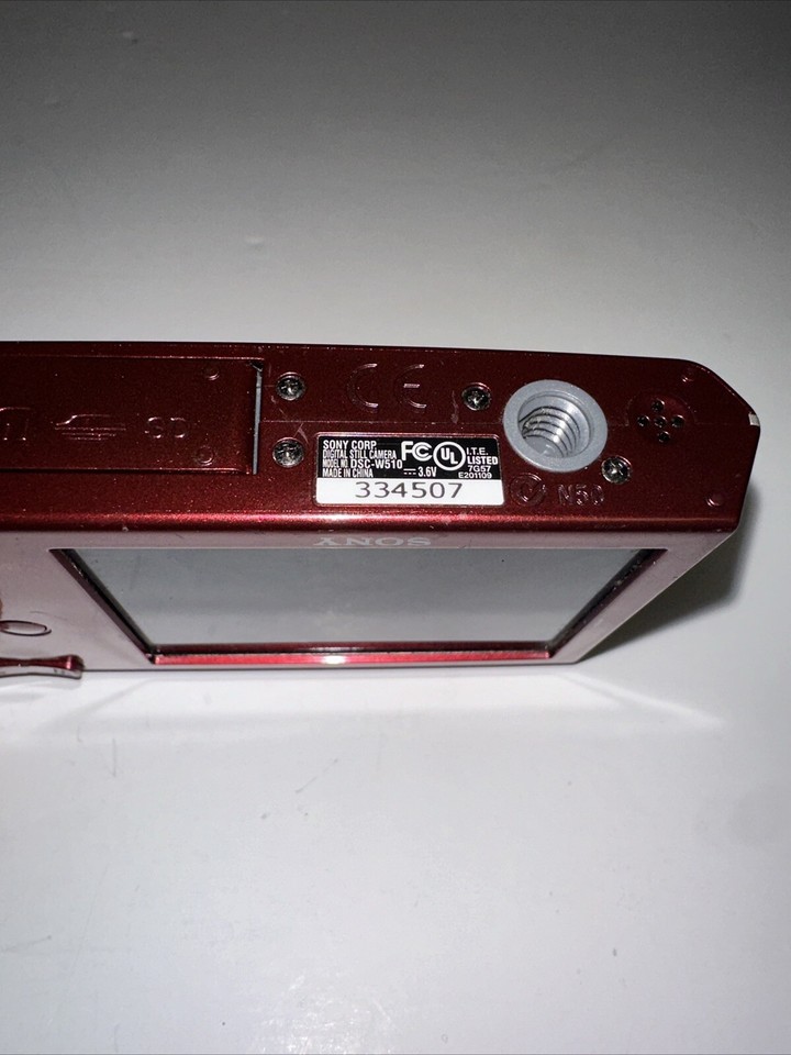 Sony CyberShot DSCW510 12.1MP Digital Camera TESTED w/ Battery