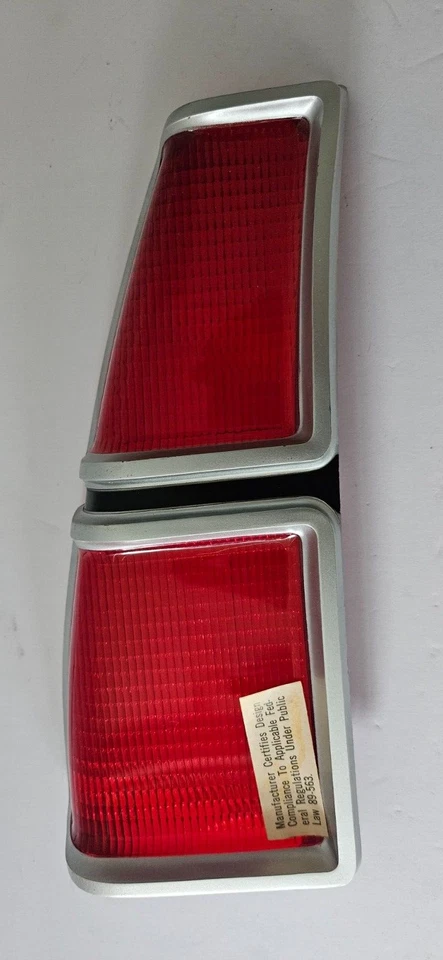 Lente de luz trasera lateral izquierda Dodge Monaco 1974-1977 con sello de junta 3780307. Foto 4 de 4