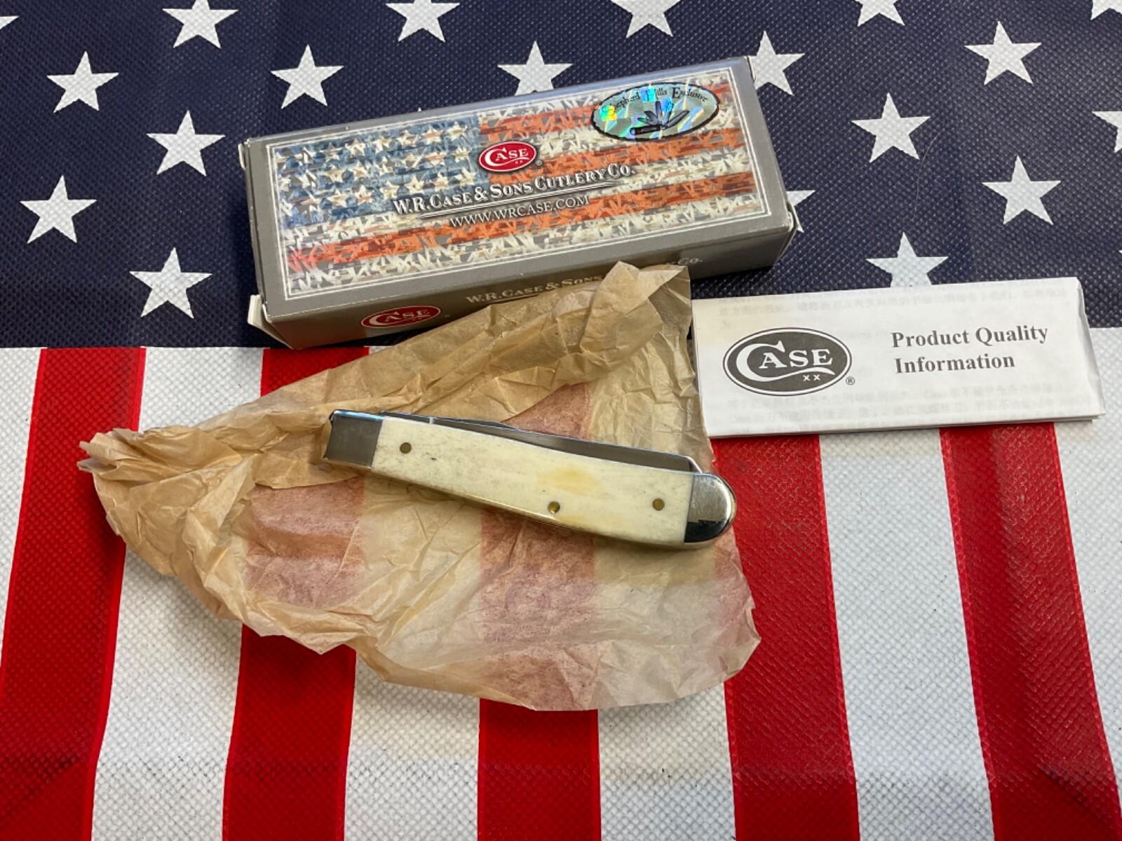 2015 CASE Pocket Knife United We Stand Natural Smooth Bone Mini Trapper