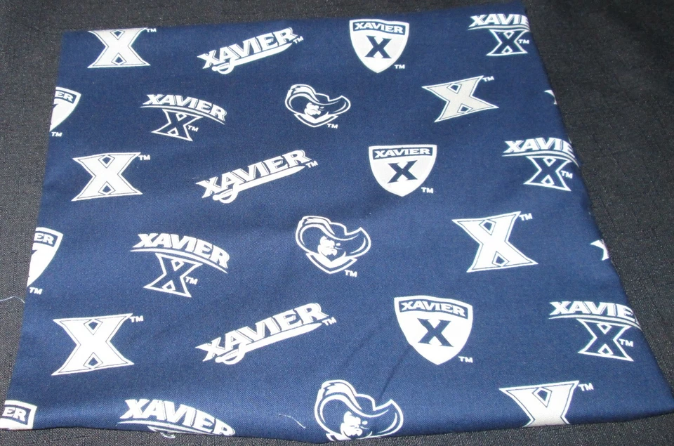 Logotipo de mosqueteros de la Universidad Xavier por todas partes  Foto 2 de 2