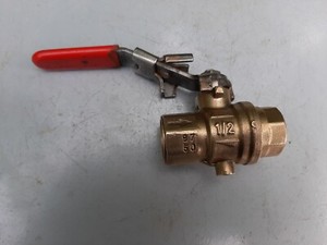 VINTAGE DYNA QUIP 1/2" 200 PSI LOCK VALVE
