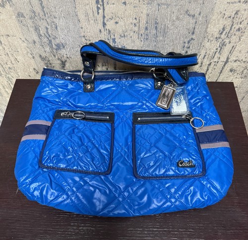 Bolso de Mano Coach 15873 Azul Acolchado Snow Bunny Amapola Esquí Glam. - Imagen 4 de 8
