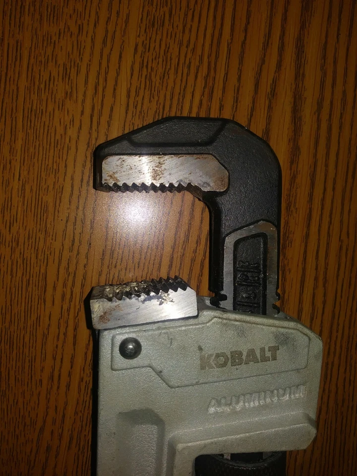 KOBALT 14 INCH ALUMINUM PIPE WRENCH ITEM # 464651 - Image 3 of 3