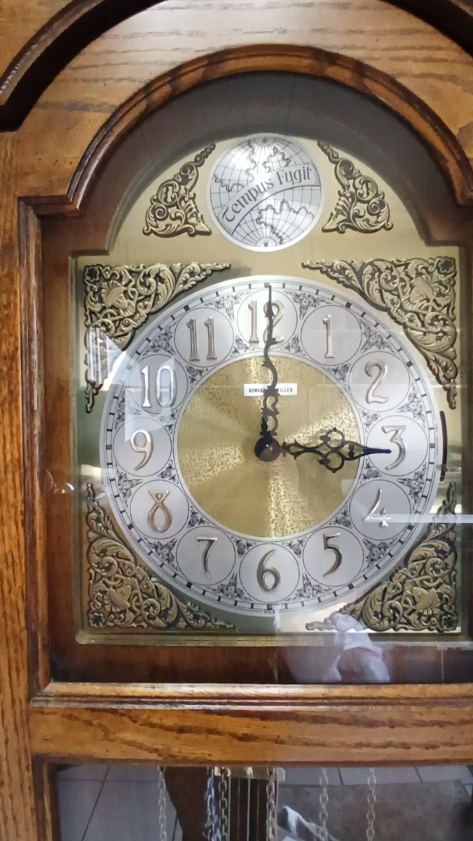 VINTAGE-Howard Miler Tempus Fugit 610-160 Grandfather Clock Tested