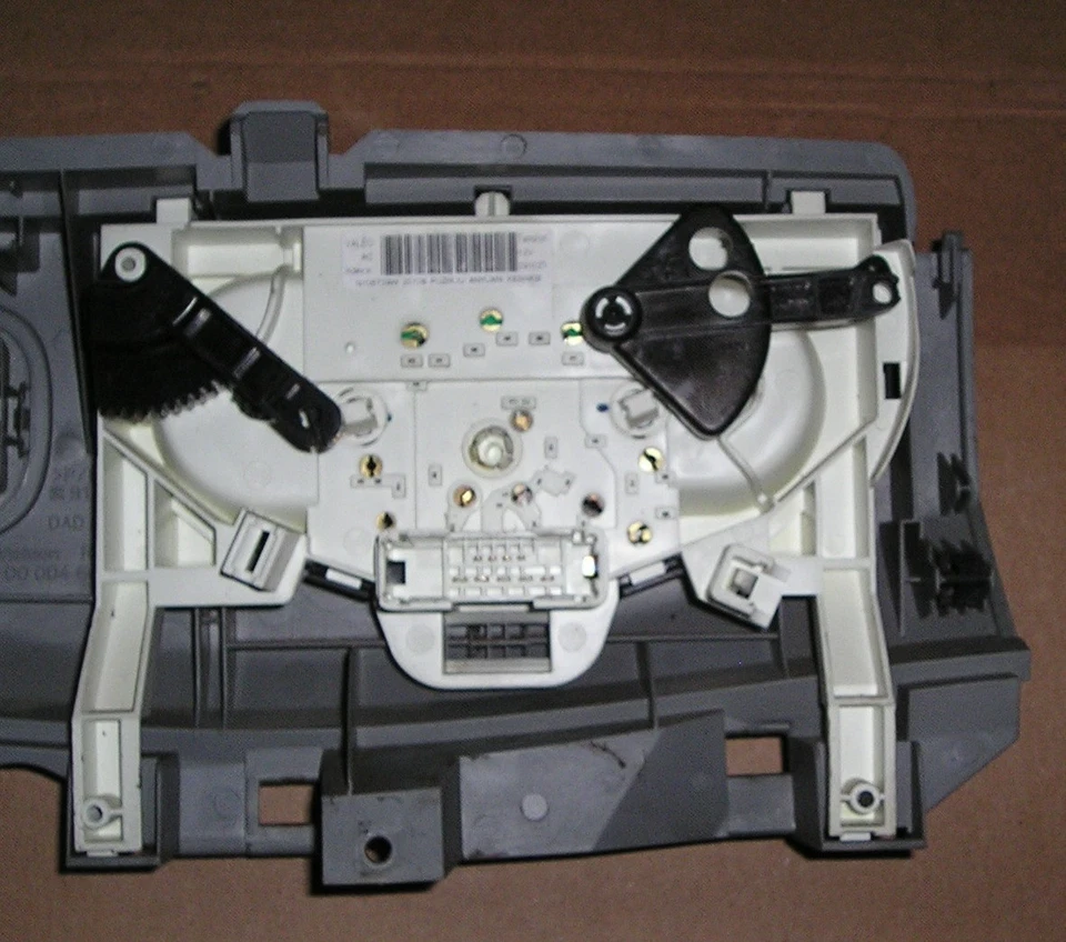 VAUXHALL VIVARO MK1 06-14 HEATER A/C CONTROL SWITCH UNIT & SWITCHES - 91166441 - Image 3 of 4