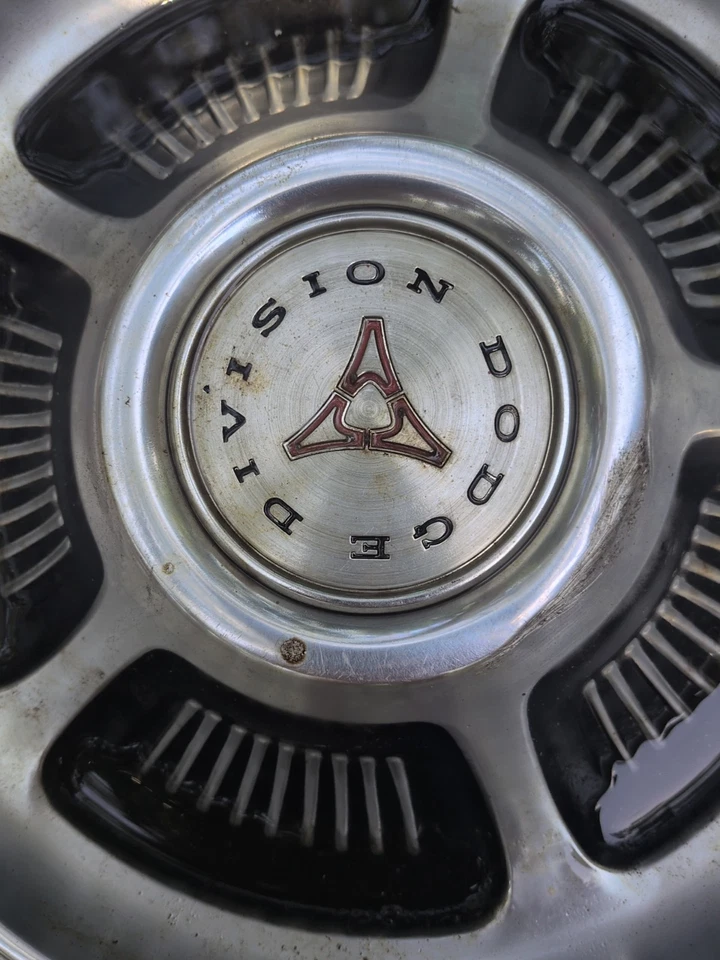 Dodge Charger RT 1970 tapacubos Coronet cubierta de rueda Foto 2 de 4