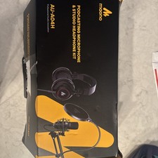 Maono AU-A04 Podcasting Microphone Kit Professional Audio Innovation New In Box