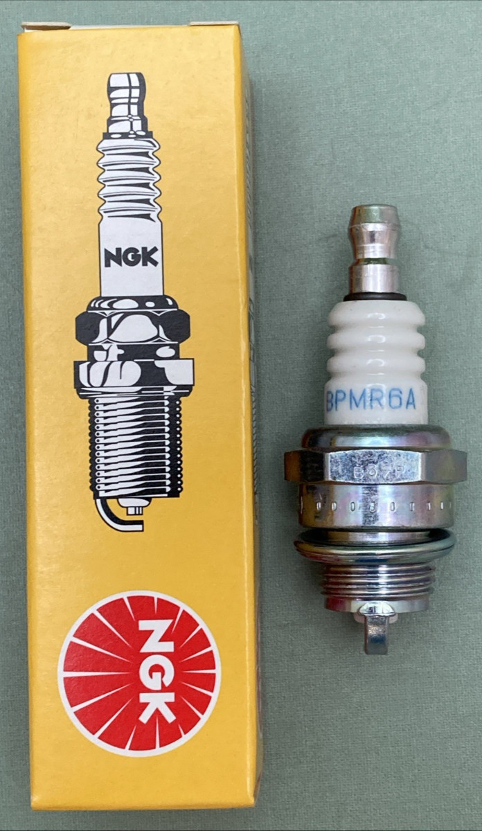 QTY 2 NEW GENUINE NGK 6726 SPARK PLUG BPMR6A