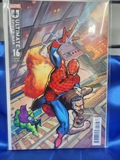 ULTIMATE SPIDER-MAN #16 VILLA VARIANT  1/25. We Combine. We Pack Well