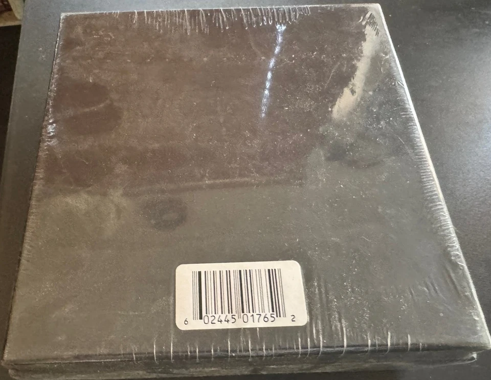 ABBA - VOYAGE - PROMO - CD + T-SHIRT (BLACK)  -  NEW AND SEALED - Image 2 of 2