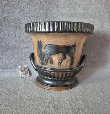 Vase / cache-pot en grès signé Roger Guérin décor antilope - Photo 1/4