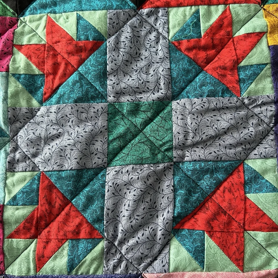 Edredón de algodón hecho a mano - 68” x 86” moderno retazos brillantes - centro negro - nuevo Foto 4 de 4