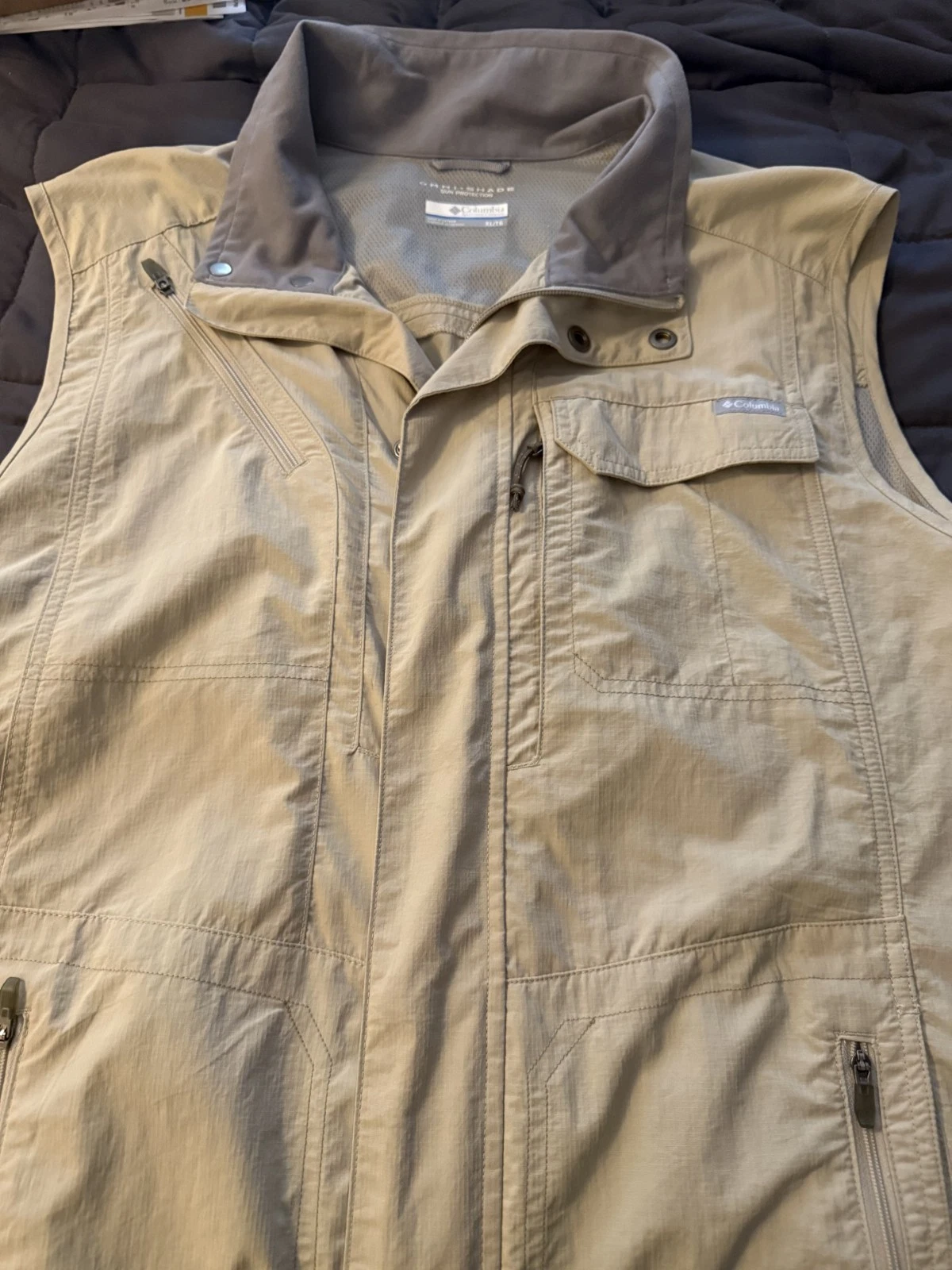 Columbia Omni-Shade Vest Men's X-Large Beige Fishing Hiking Utility Outdoors