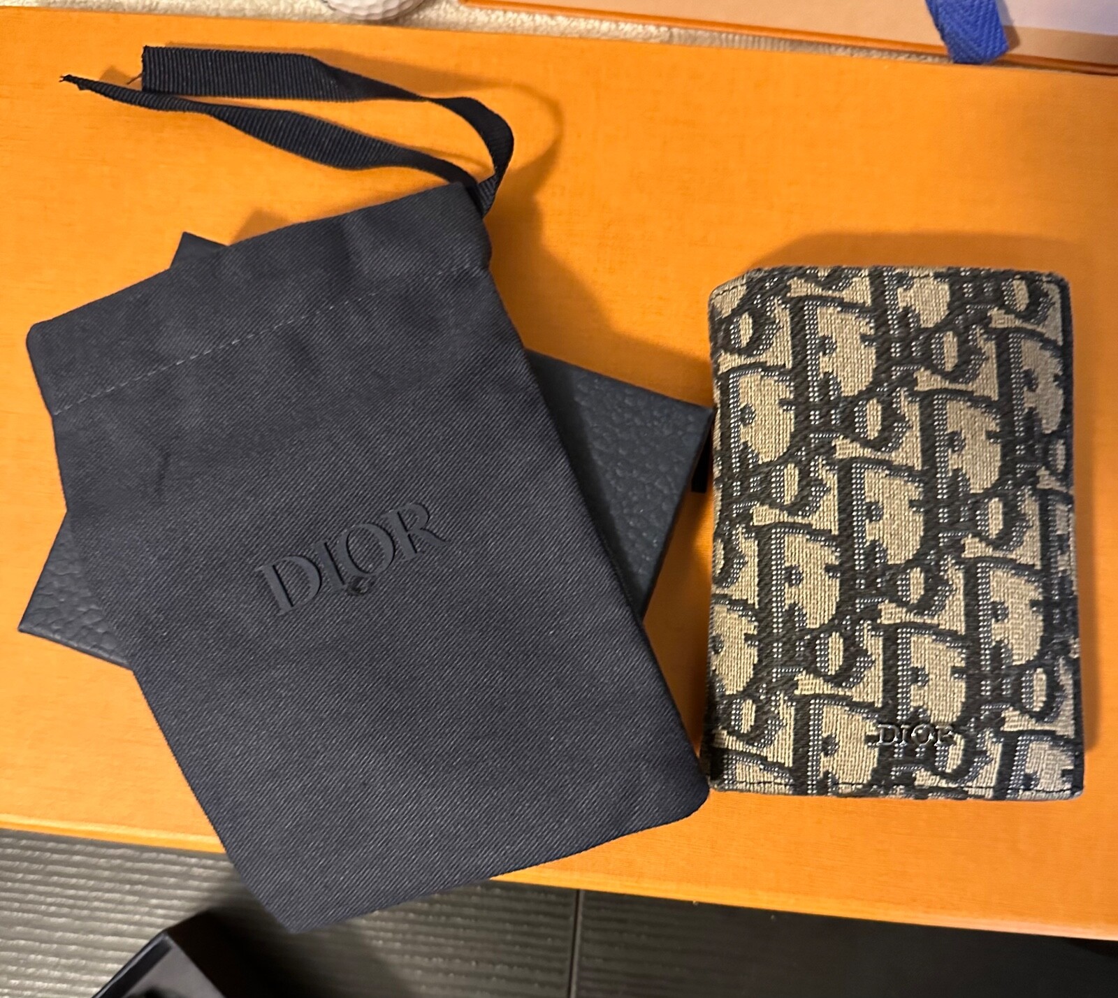 Men’s Dior Wallet Bifold. Dior oblique. Gem