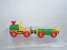 Brio from Italy wood train pieces 2 engine and car in green and yellow with red