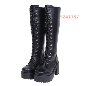 kniehohe stiefel mit plateau