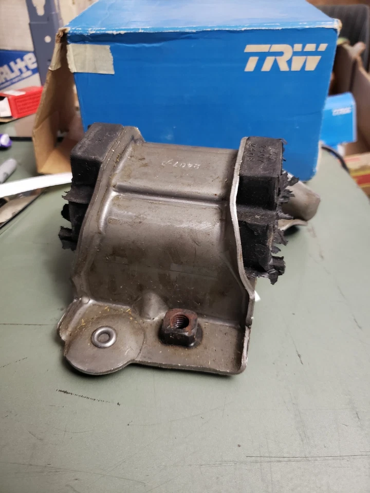 Montaje motor TRW 270-2393 Foto 4 de 4