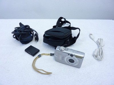 Canon IXUS 75 Digitalkamera Silber 7,1 Megapixel 3xZoom - Geprüft !