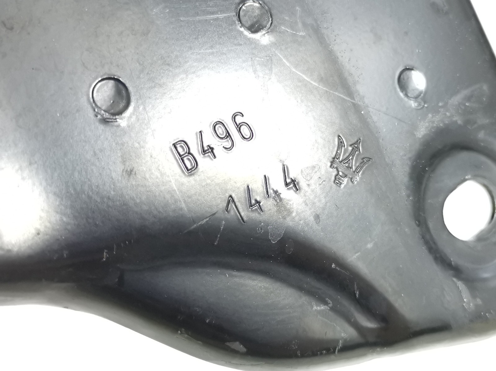 Maserati Ghibli S AWD 3.0L Auto 2014 Right Side Radiator Mount Bracket Support