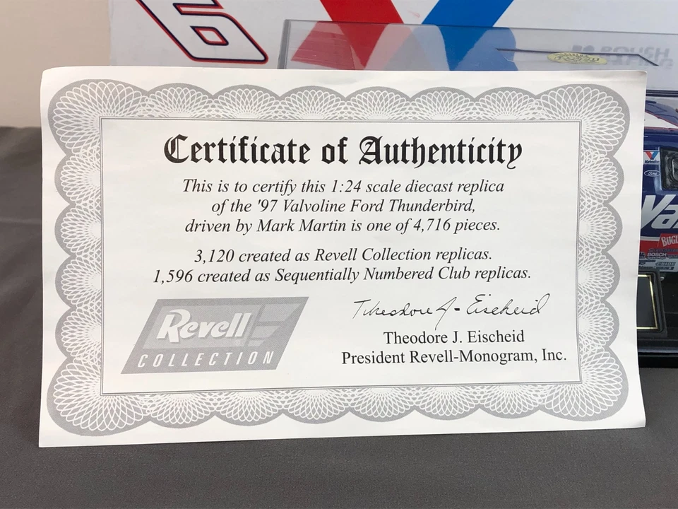 REVELL Precision 1:24 Diecast Car #6 VALVOLINE 1997 Ford Thunderbird MARK MARTIN - Image 2 of 4
