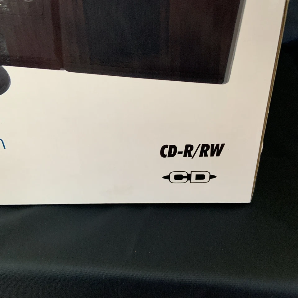 Jensen Wall Mountable CD System JMC-180B AM/FM Stereo with Remote Control - Image 2 of 4