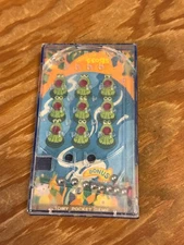 Vintage Tomy Pocket Games Feed the Frogs 1977 HONG KONG