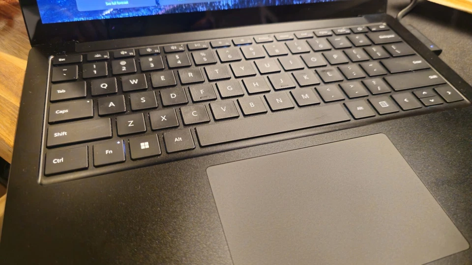 Microsoft Surface Laptop 4 Foto 2 de 4