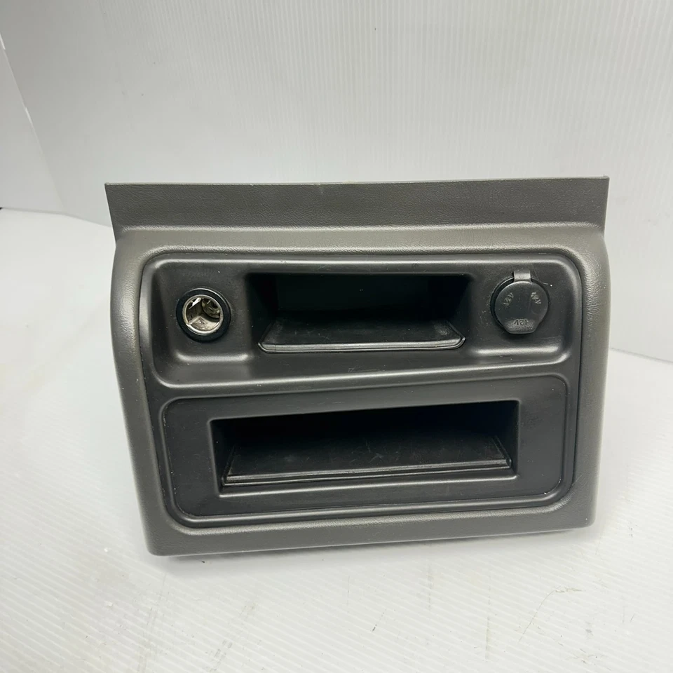 03-06 CHEVY SILVERADO AVALANCHE GMC SIERRA CENTER CONSOLE UPPER DARK GRAY TRIM - Изображение 2 из 4