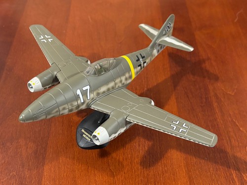 WWII GERMAN ME-262 "White 17" Air Signature 1:48 Diecast Luftwaffe Jet Plane - Picture 2 of 6