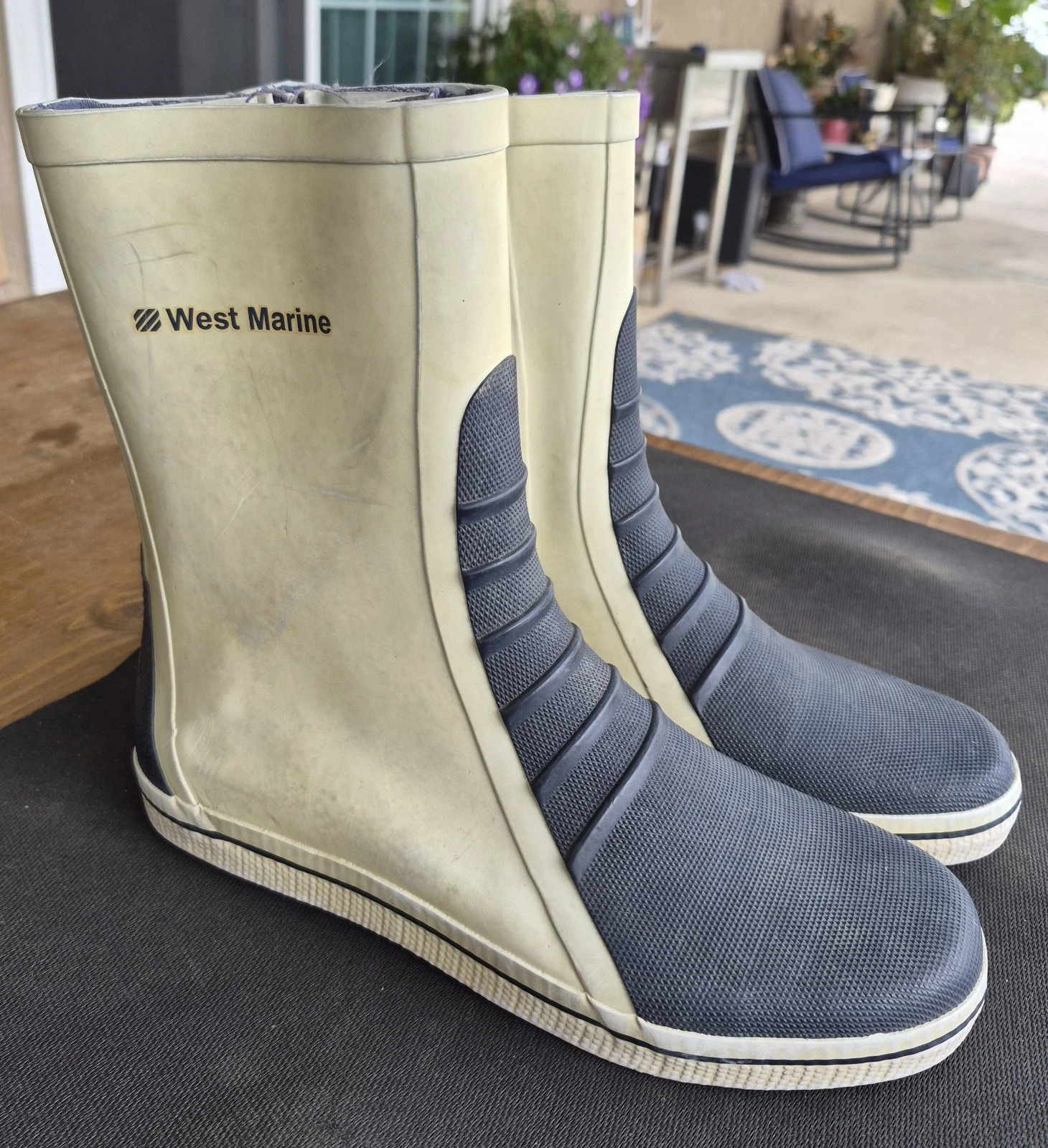 West Marine Sailing Boots Size 9 Ice Blue Deck Boot Anti Scuff Fishing Zipper