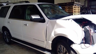 NAVIGATOR 2017 Fuel Filler Door 1092433