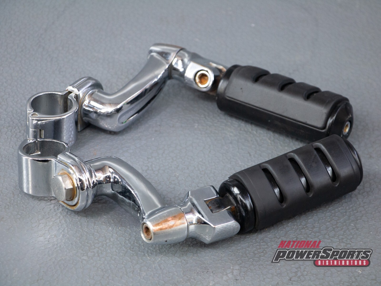 KURYAKYN TRIDENT ISO HIGHWAY PEGS BLACK + 1 1/4" LONGHORN OFFSET MOUNTS CHROME eBay