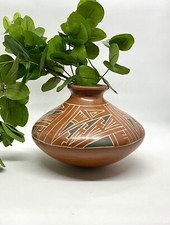 Jarrón de cerámica Mata Ortiz de Benjamin Soto estilo artefacto prehispánico