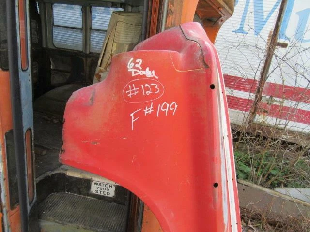 Dodge 1962 guardabarros lateral del conductor Dart Polara carrocería A F # 199 Mopar Foto 2 de 4