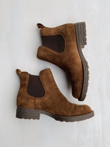 born cove chelsea boots