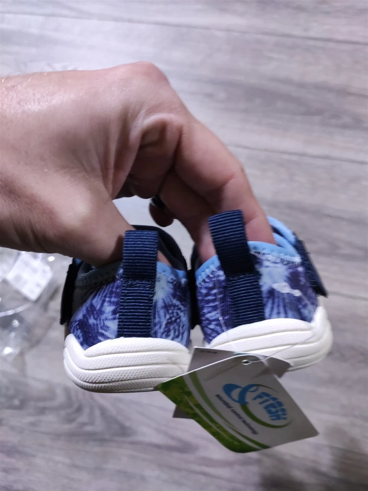 Zapatos de agua Lands End para niñas pequeñas talla 7 multicolor tie dye abiertos anchos Foto 4 de 4