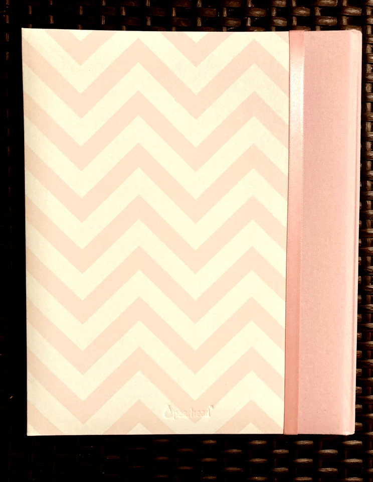 My Memory Book 粉色雪佛龙:Pearhead 婴儿书和脚印卡/照片页 — 第 2/4 张图片