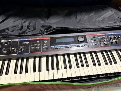 Roland JUNO-Di Keyboard Synthesizer with Soft Case Power Cable and